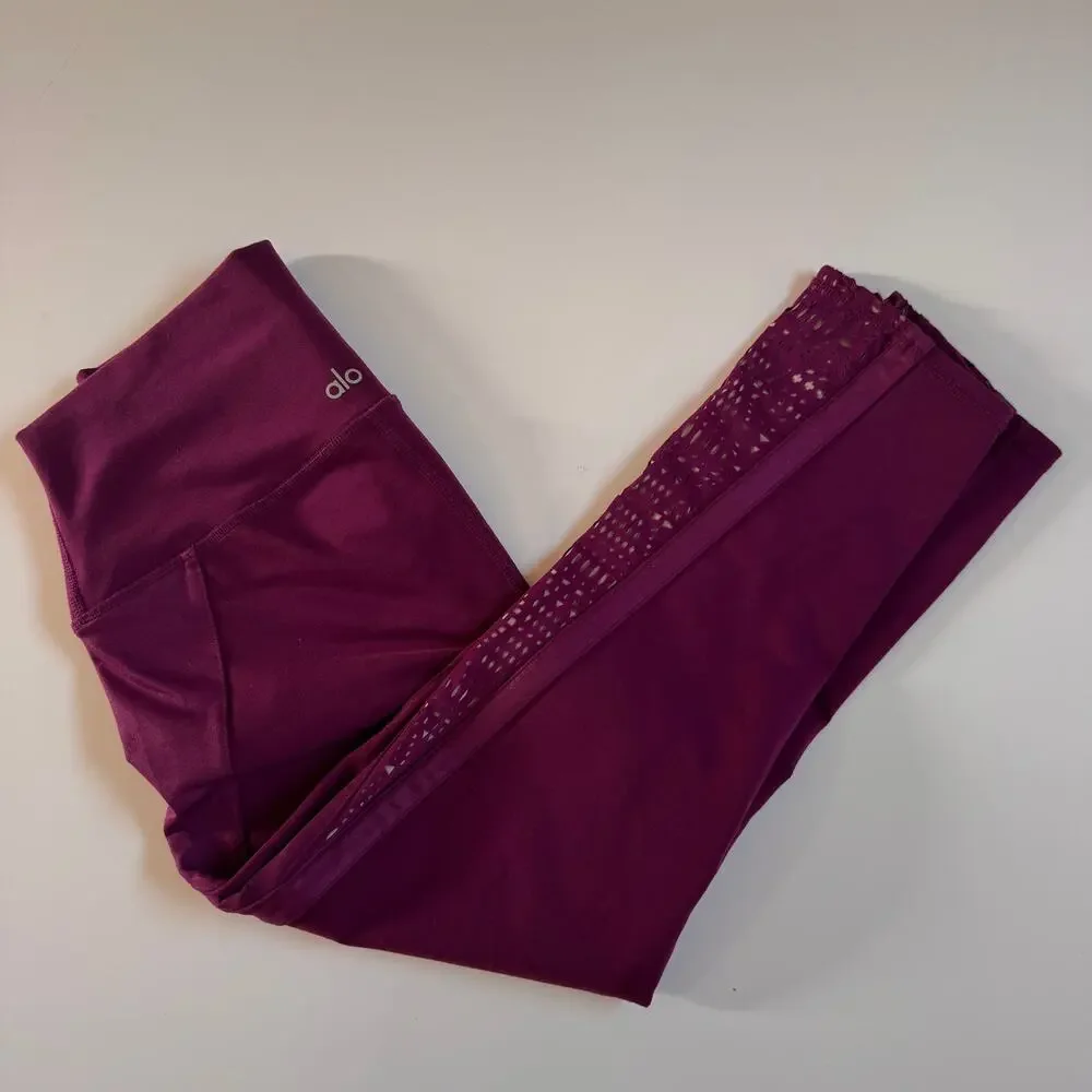 Alo High Waisted Patina Yoga Capri Pants Leggings 3158 Purple Burgundy Pilates